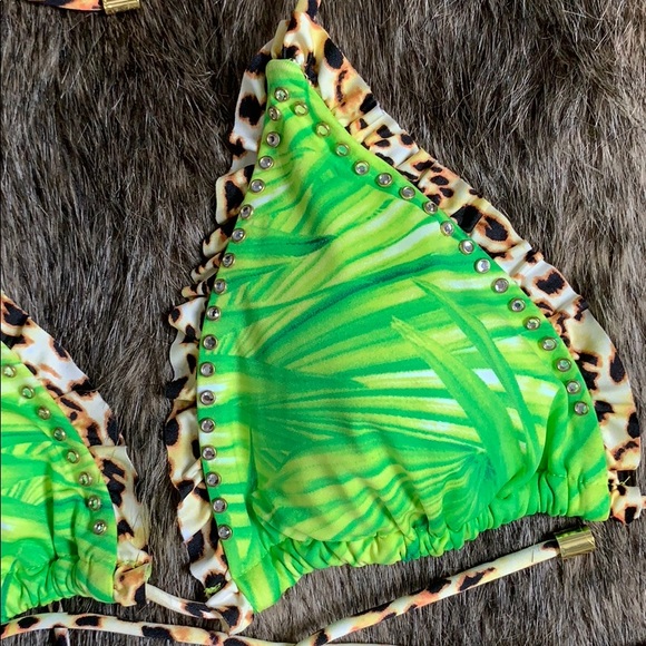 👙NWOT VICTORIA’s SECRET Bikini Top👙 - Picture 6 of 6